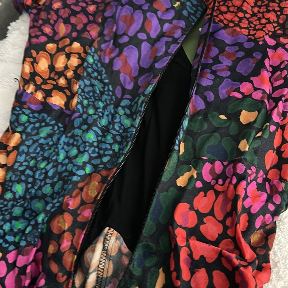 Farm Rio Rainbow Hearts Ruched midi dress.  Women’s size XS. **Broken zipper** - Picture 8 of 11